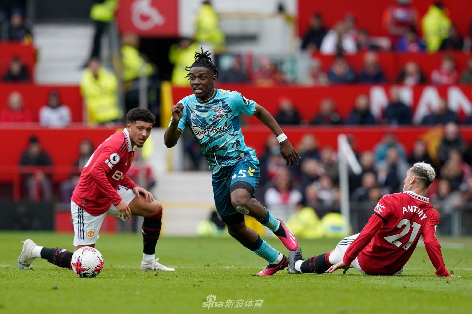 发球过程中 发球过程中