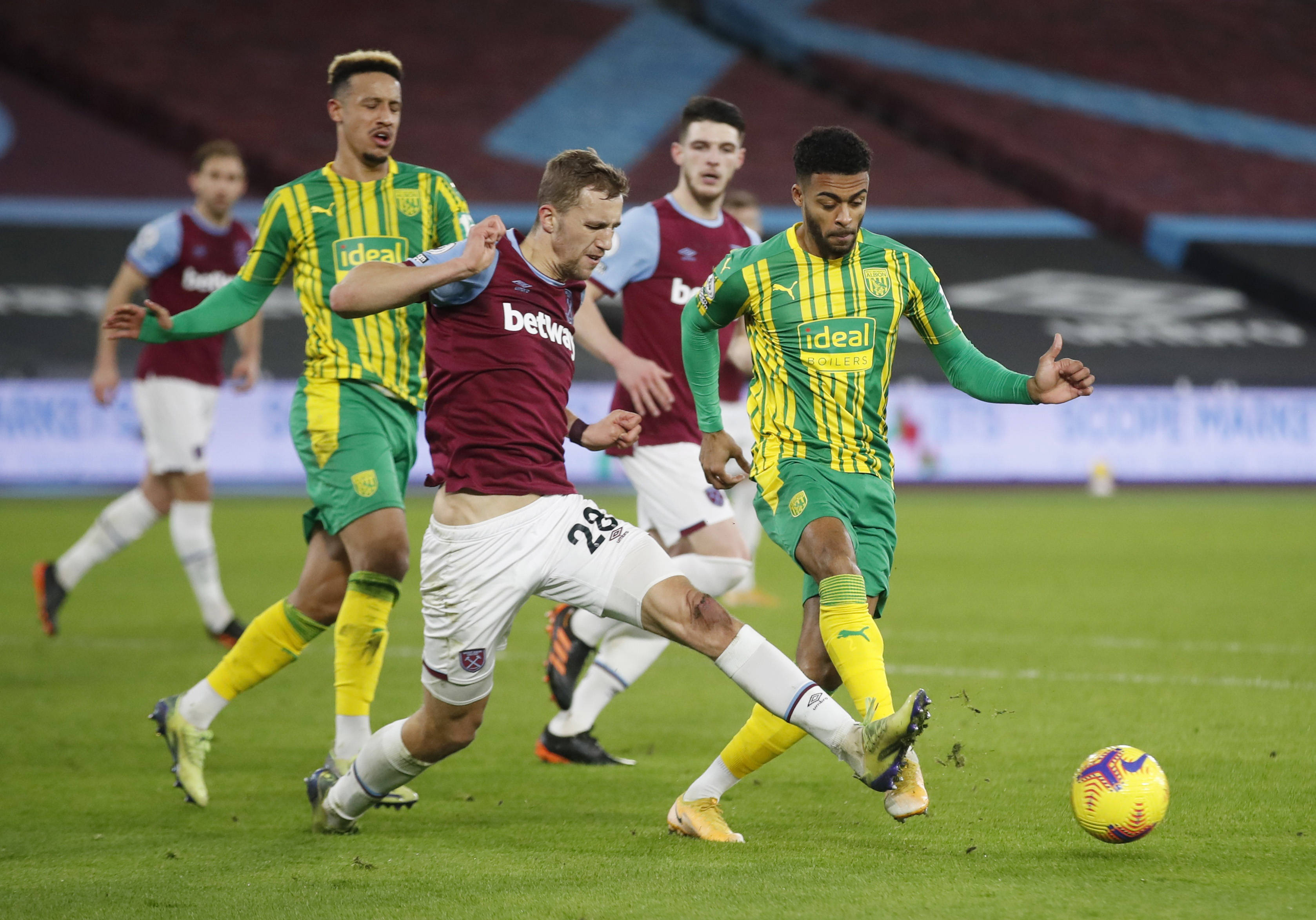 助攻浓眉完 助攻浓眉完